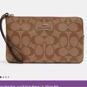 Large Corner Zip Wristlet In Signature Canvas